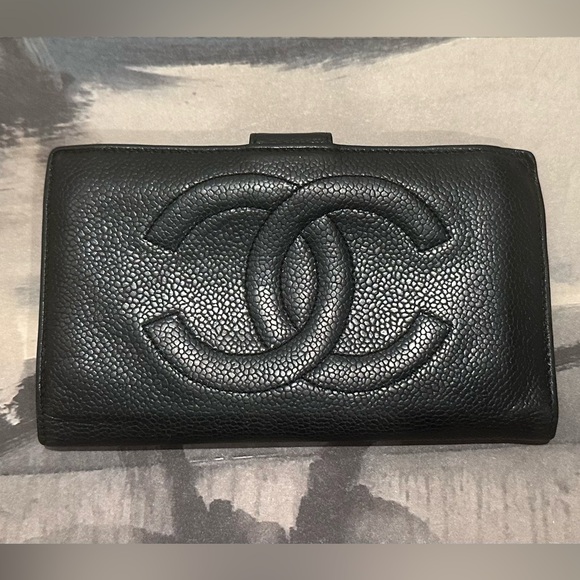 CHANEL Handbags - Vintage Chanel CC Timeless Caviar French Wallet